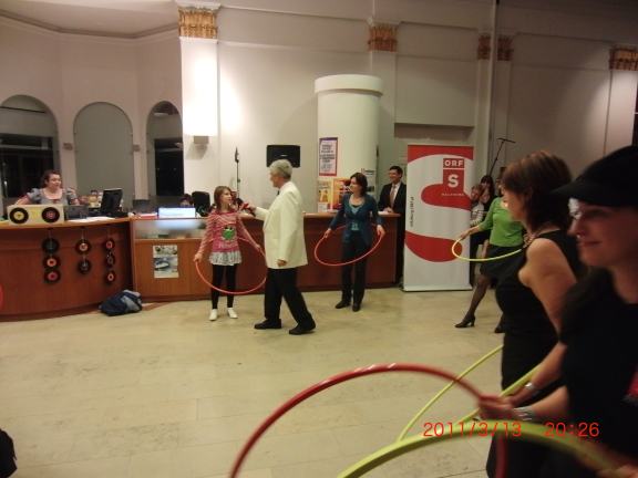 CIMG0691_3_stunde_53-hula-hoop6.jpg